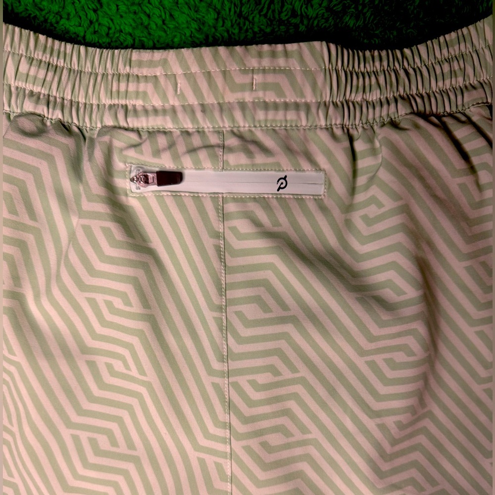 Peloton Turin Output Lined Shorts Size Medium - image 5